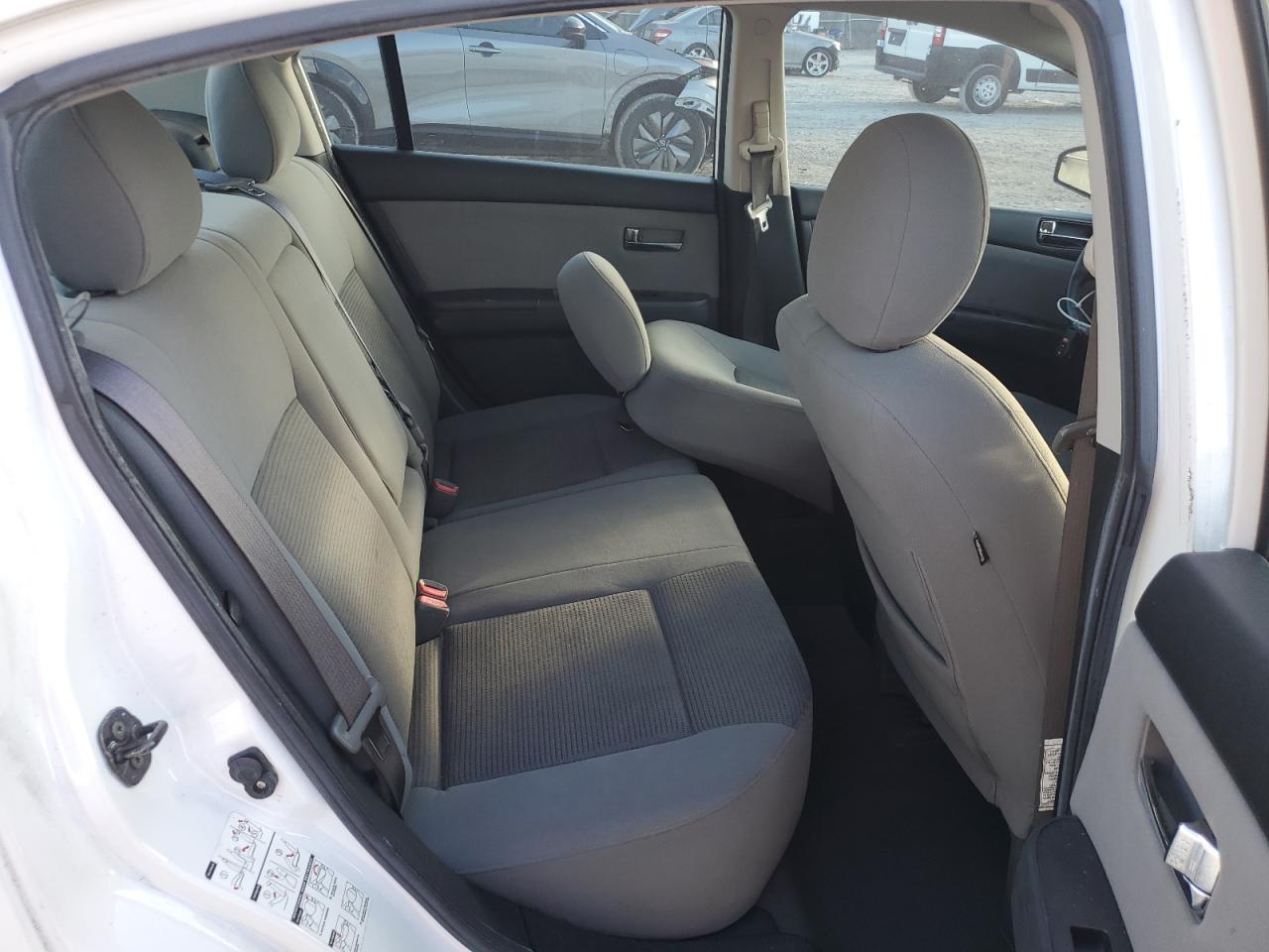 2011 Nissan Sentra - Image 10