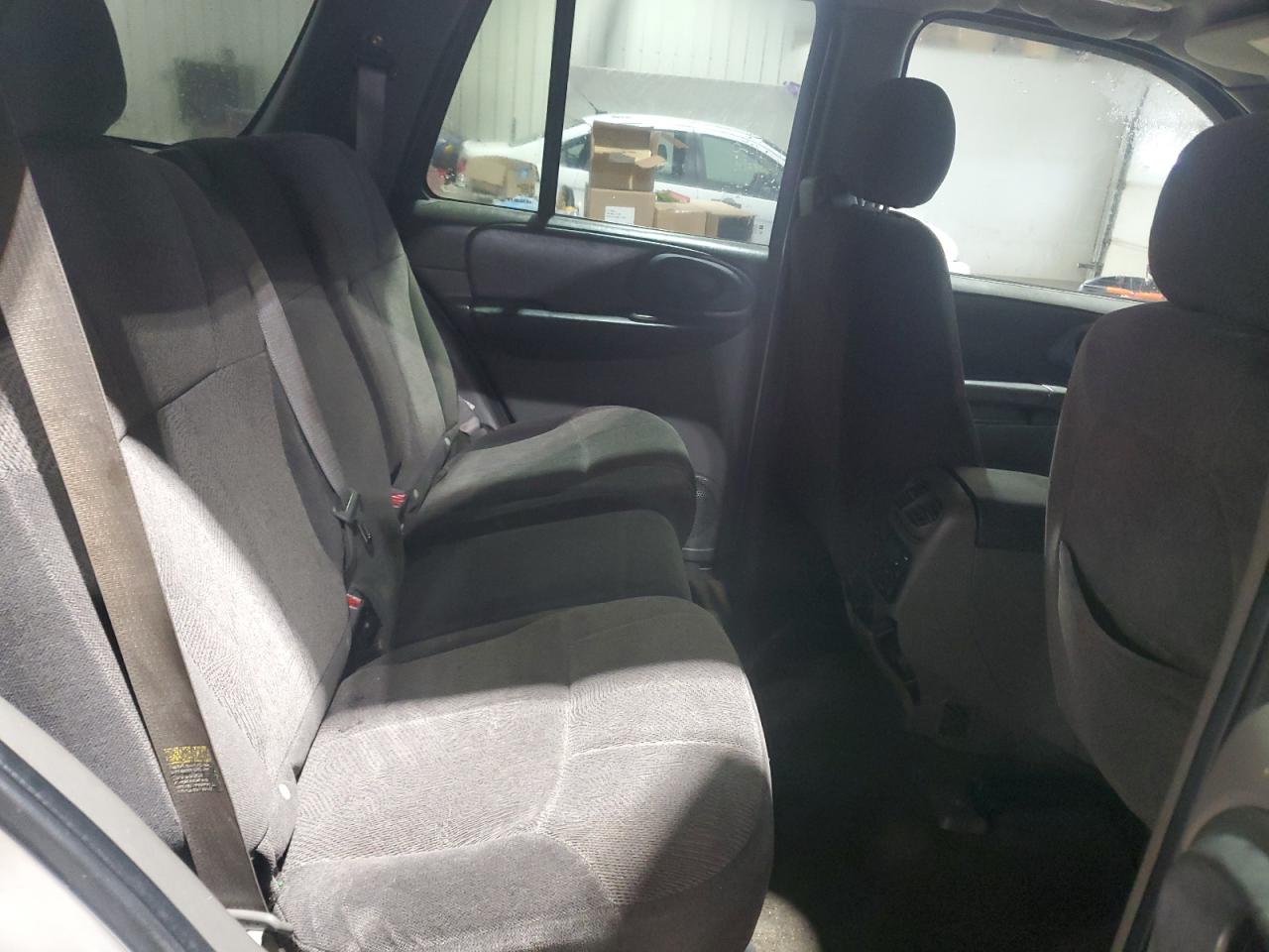 2004 Chevrolet TrailBlazer - Image 11