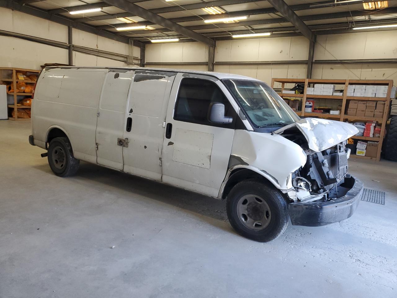 2011 Chevrolet Express - Image 4