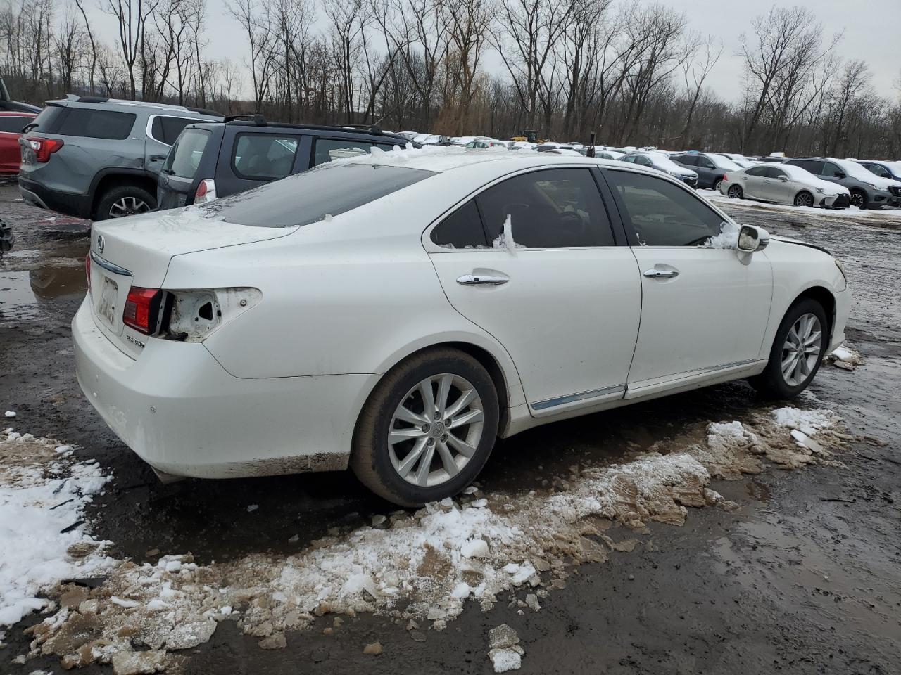 2011 Lexus ES - Image 3