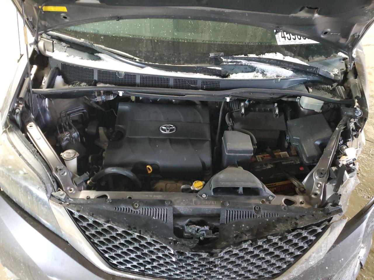 2011 Toyota Sienna - Image 12