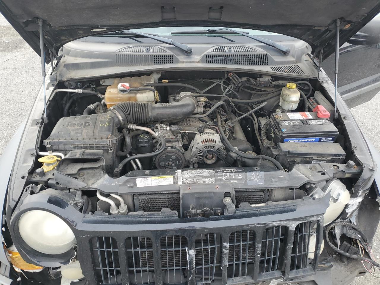 2005 Jeep Liberty (North America) - Image 13