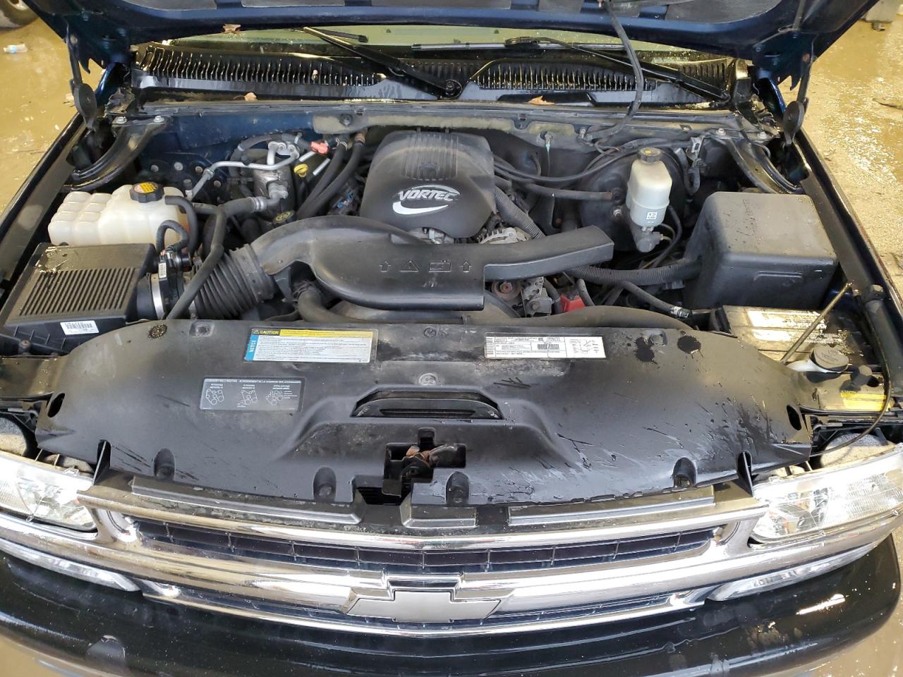 2001 Chevrolet Tahoe - Image 12