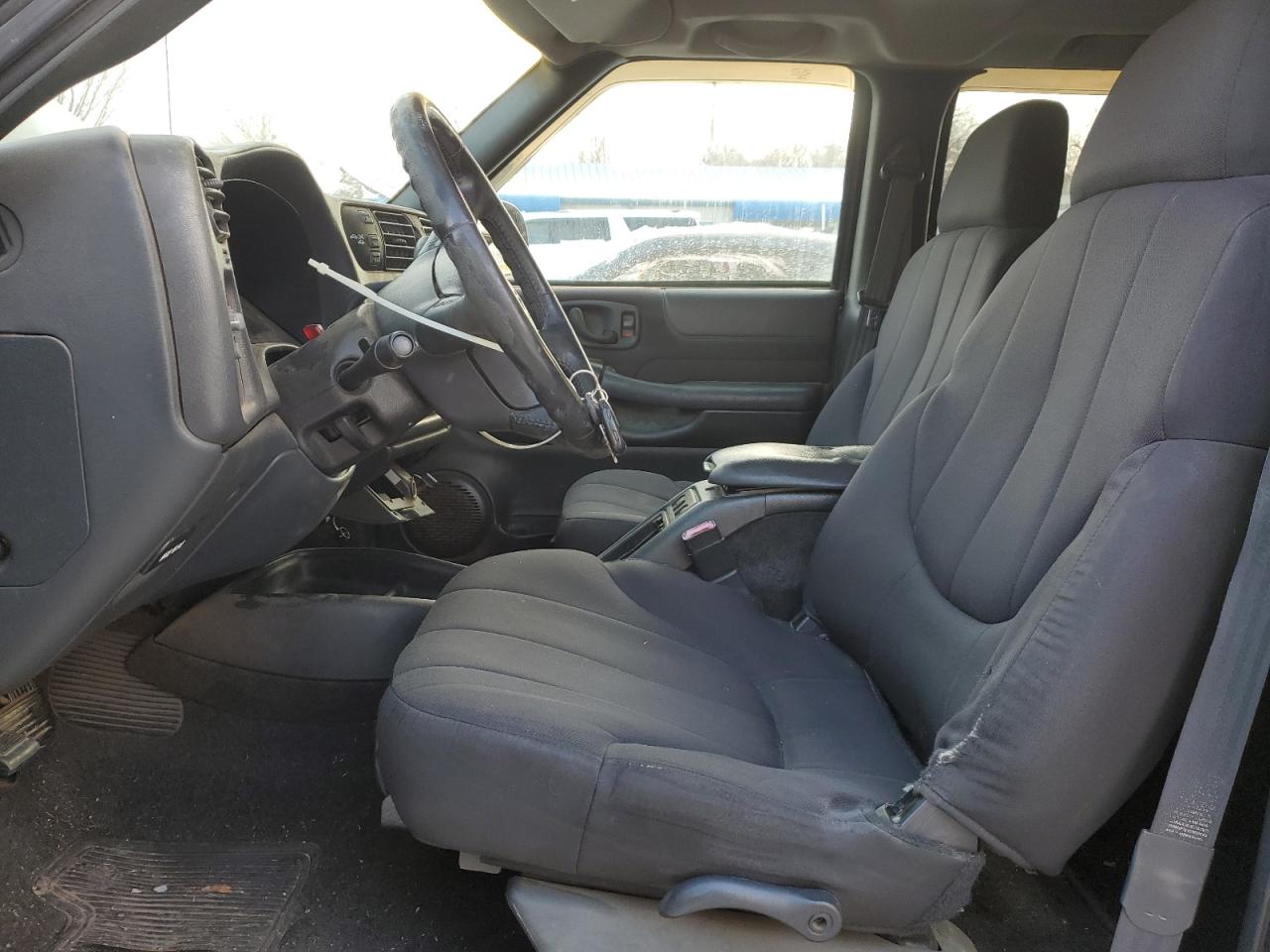 2003 Chevrolet S-10 Pickup - Image 7