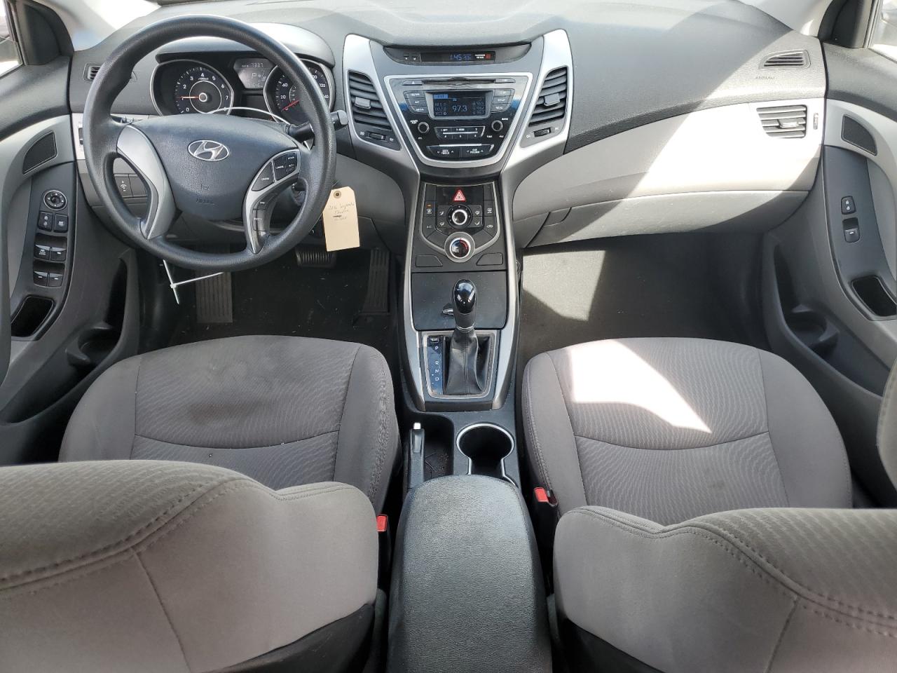 2016 Hyundai Elantra - Image 8