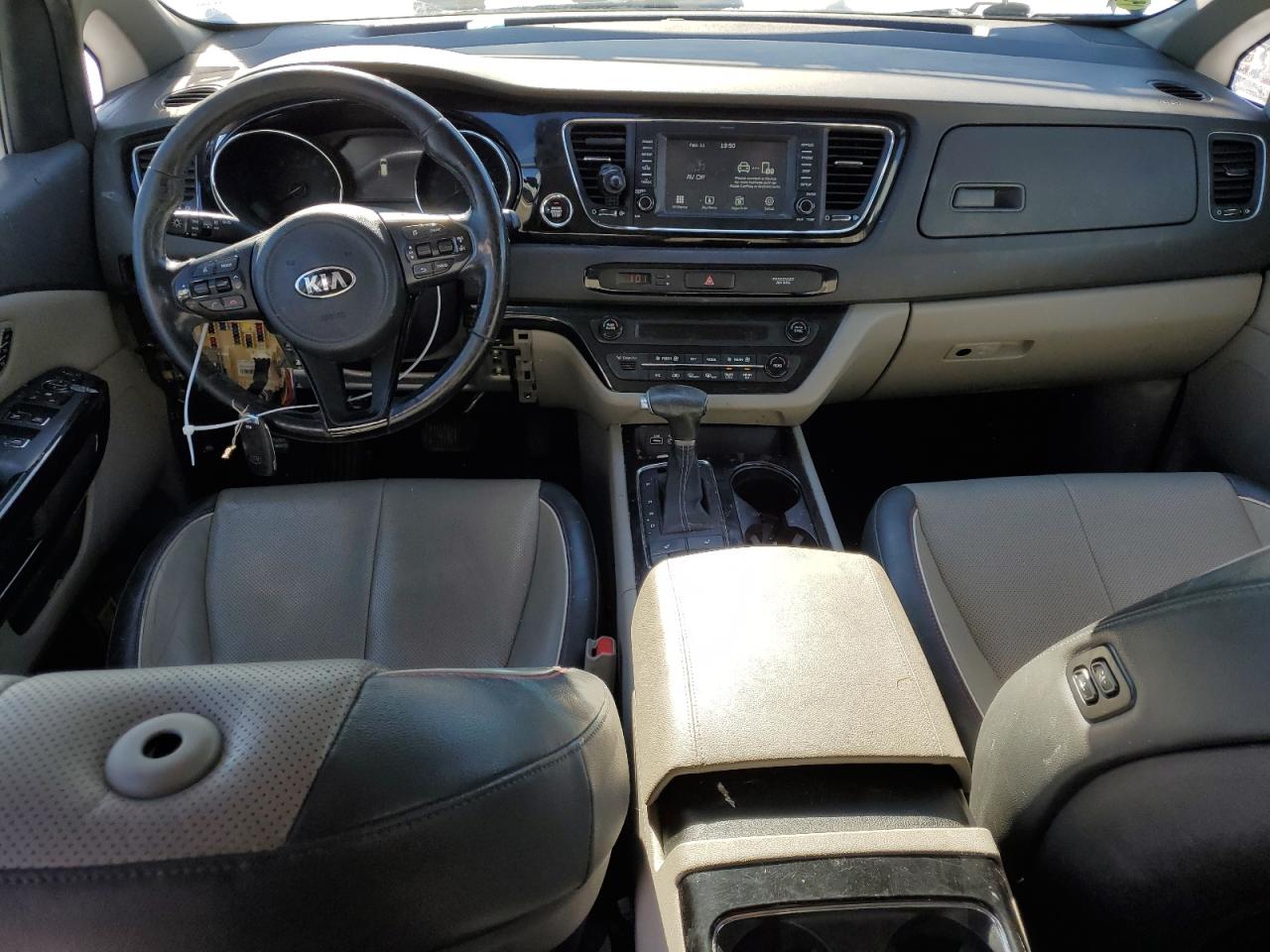 2017 Kia Sedona - Image 8