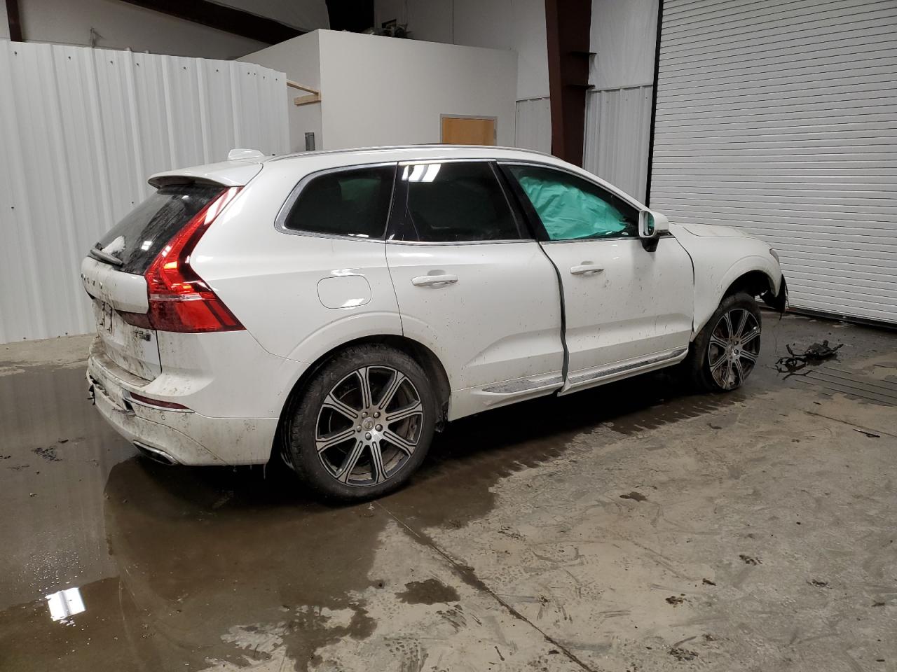 2020 Volvo XC60 - Image 3
