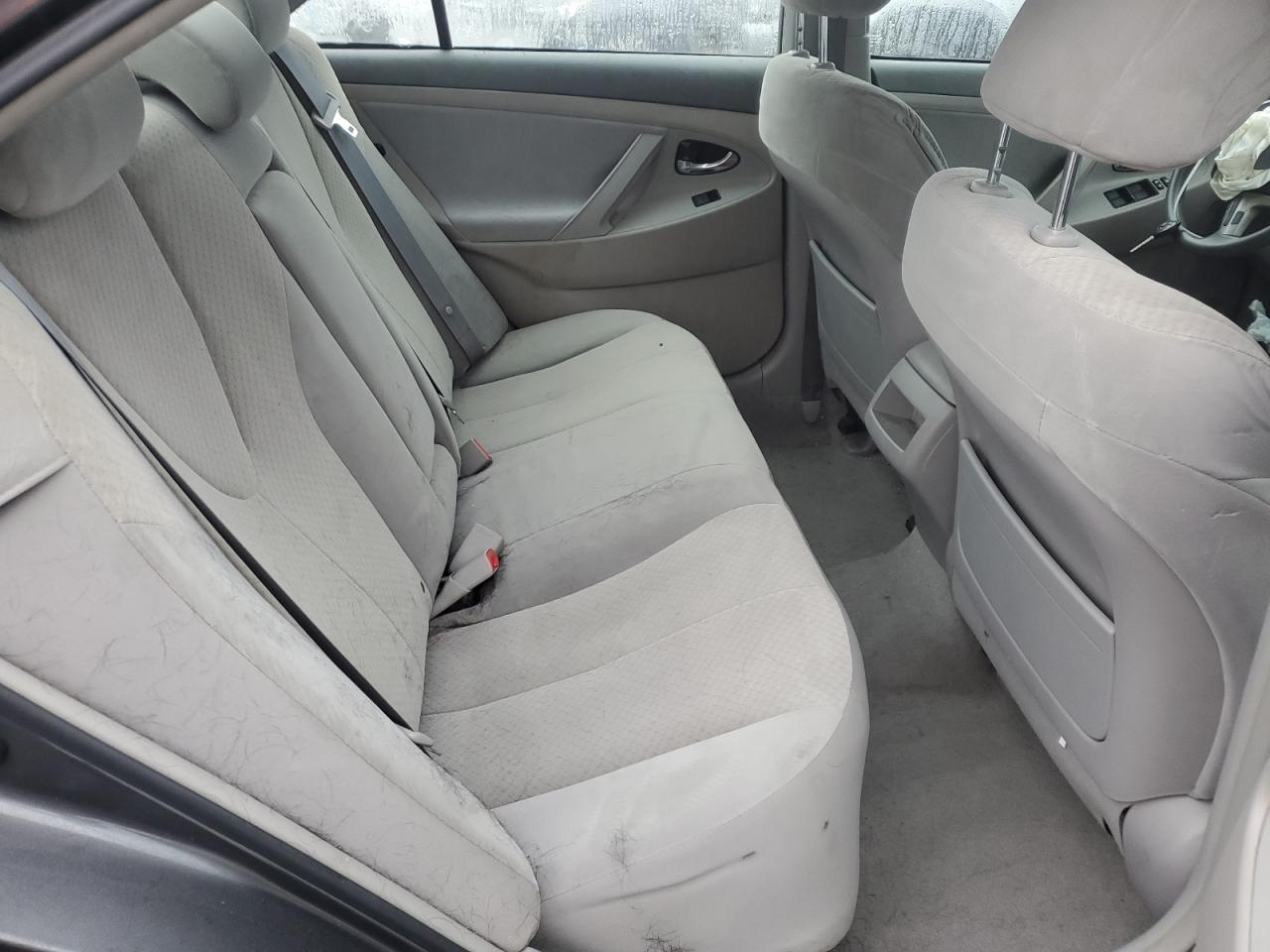 2009 Toyota Camry - Image 10