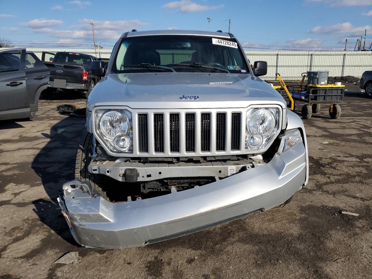 2012 Jeep Liberty (North America) - Image 5