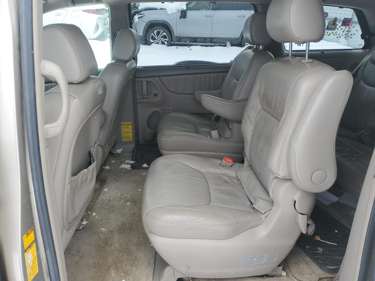 2006 Toyota Sienna - Image 11