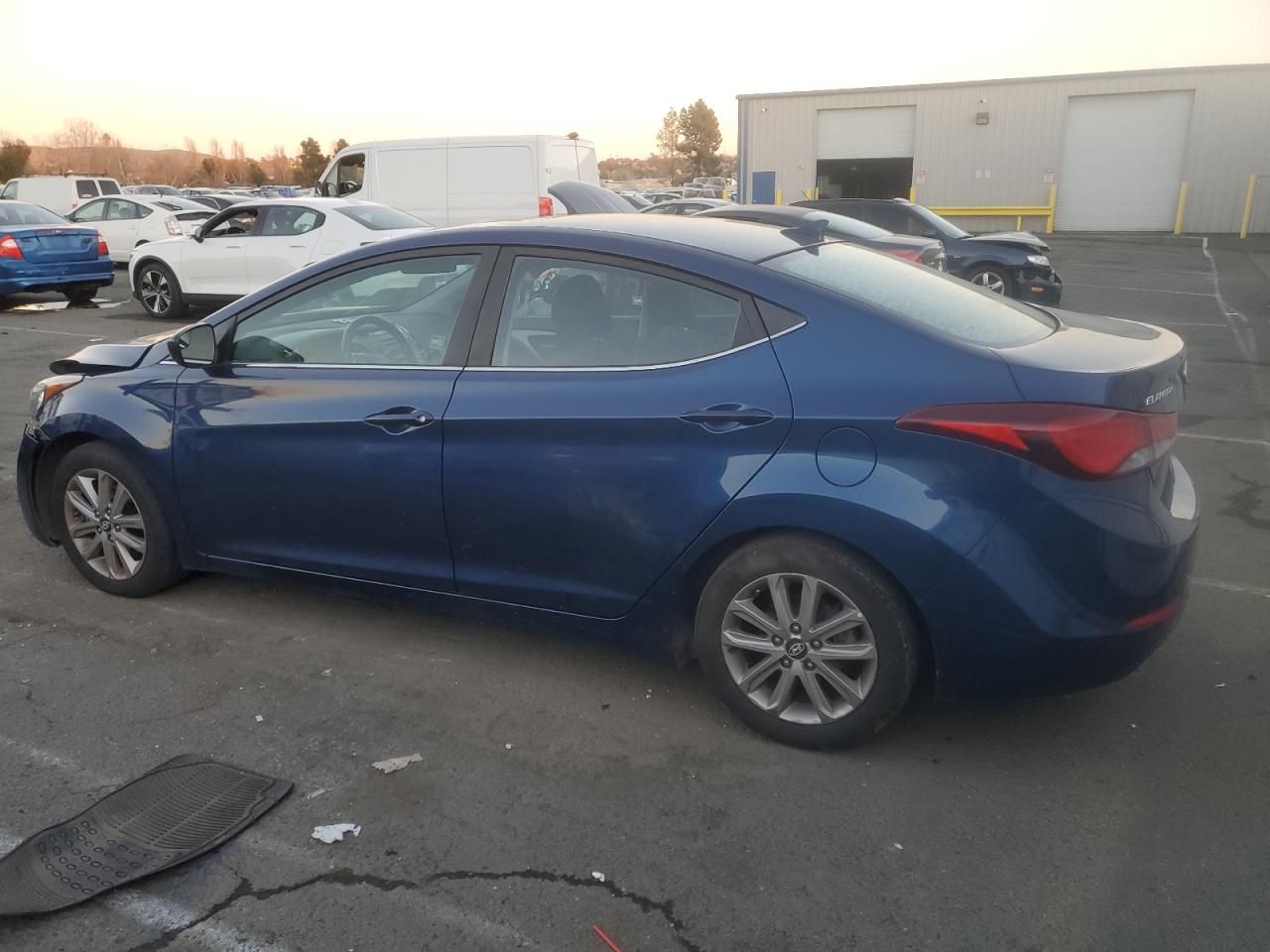 2015 Hyundai Elantra - Image 2