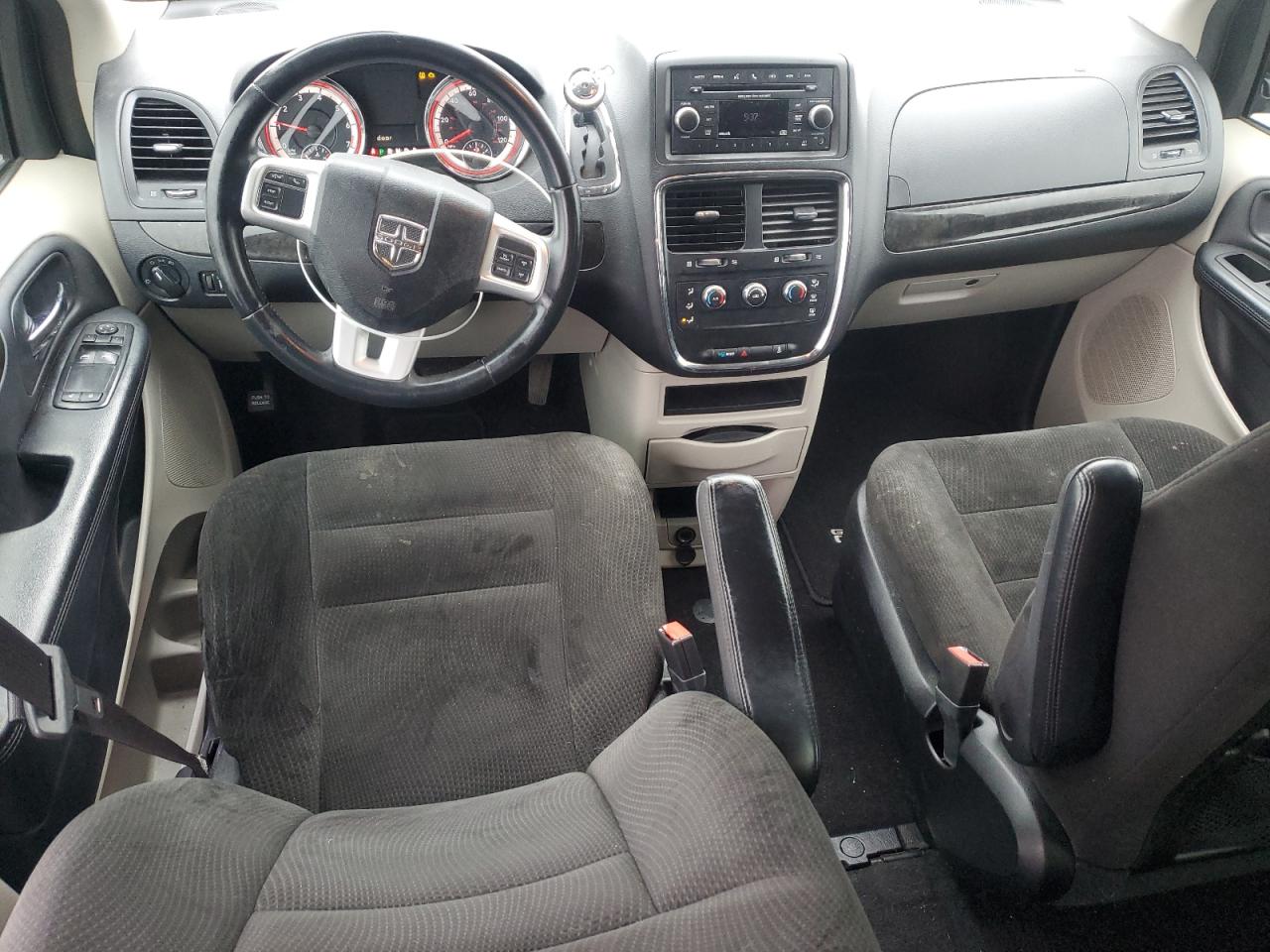 2016 Dodge Caravan - Image 8