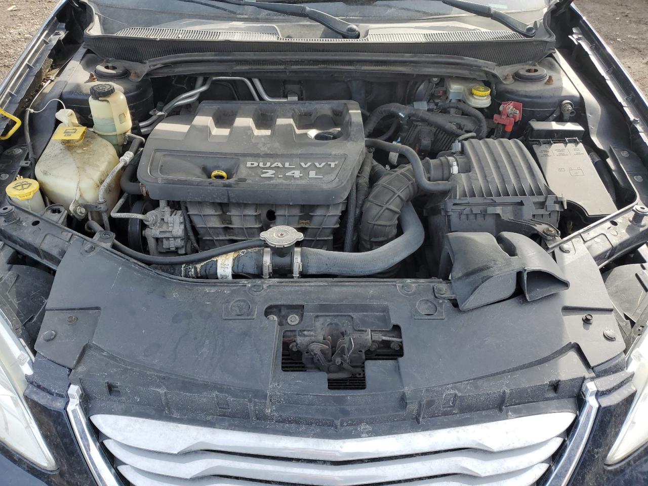 2012 Chrysler 200 - Image 11