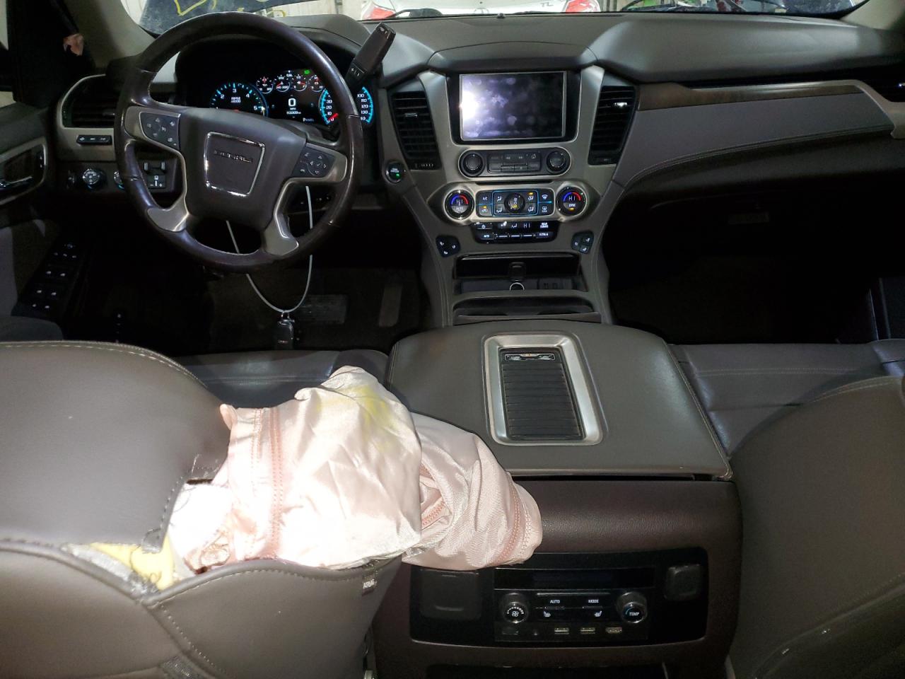 2018 GMC Yukon - Image 8