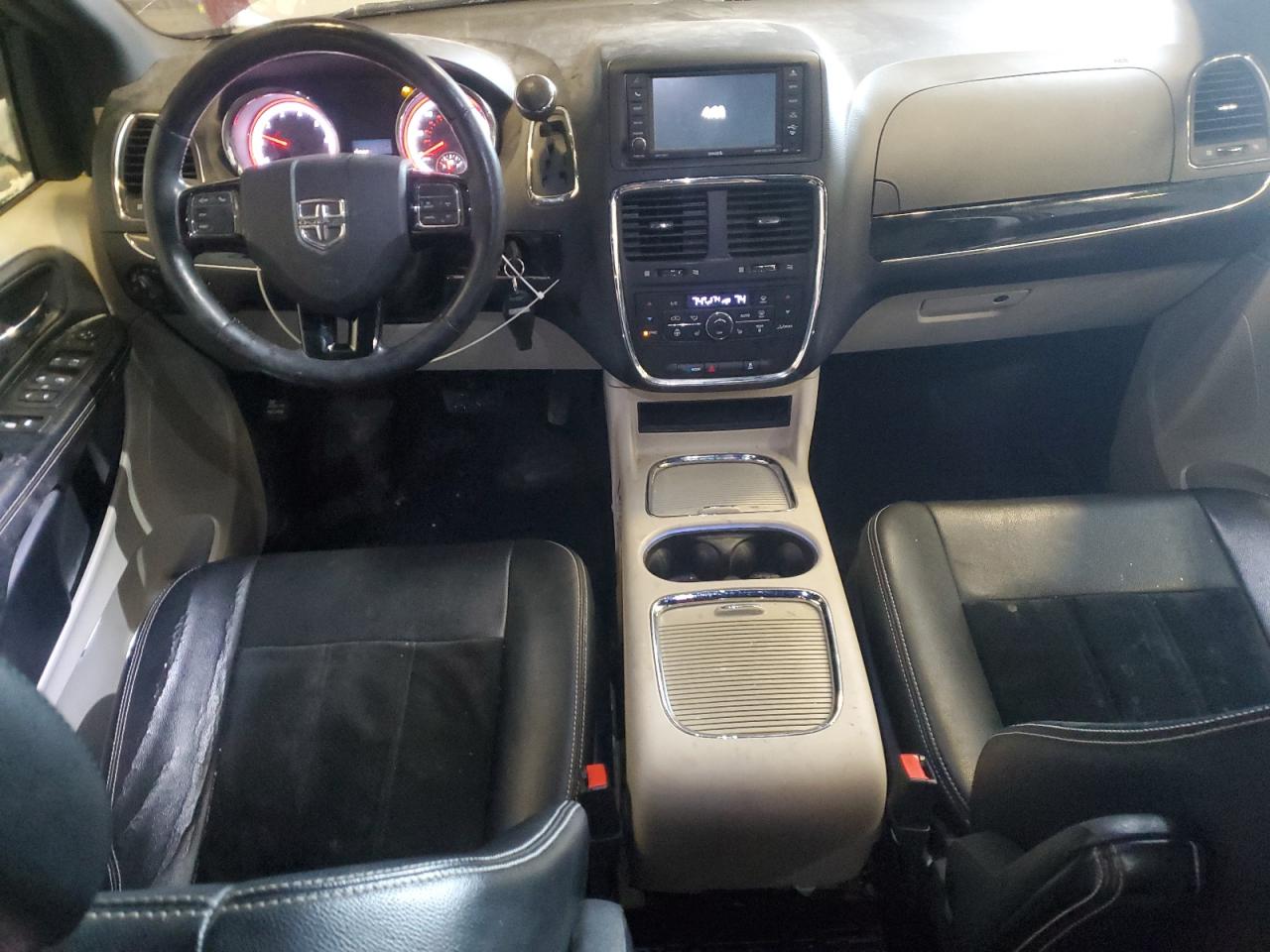 2018 Dodge Caravan - Image 8