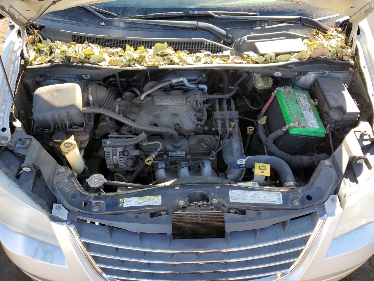 2009 Chrysler Town & Country - Image 12