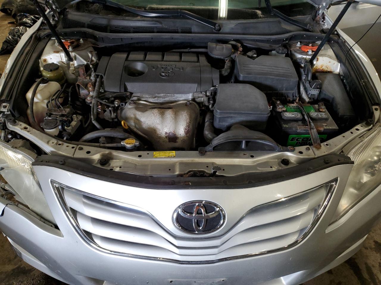 2010 Toyota Camry - Image 11
