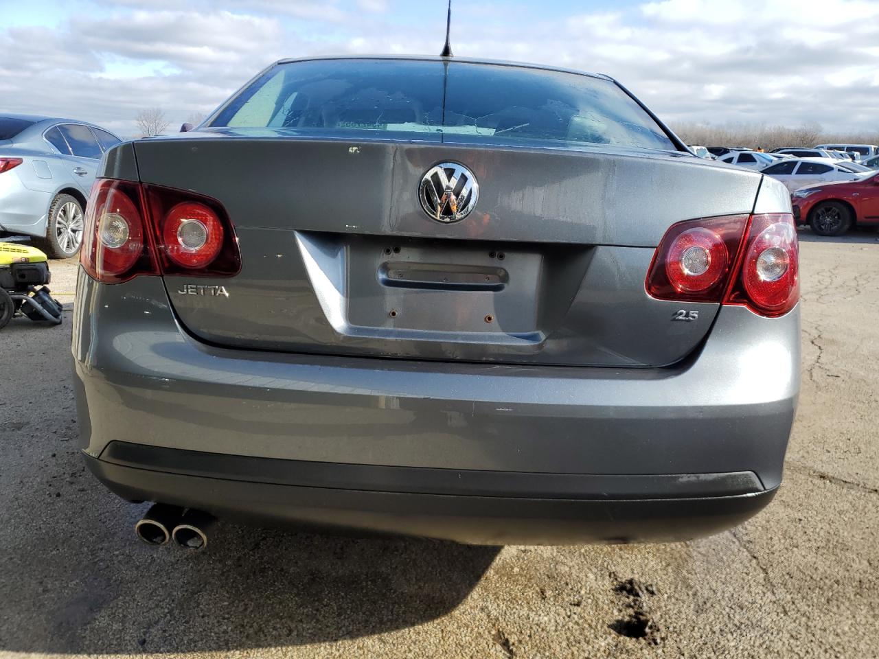 2010 Volkswagen Jetta - Image 6