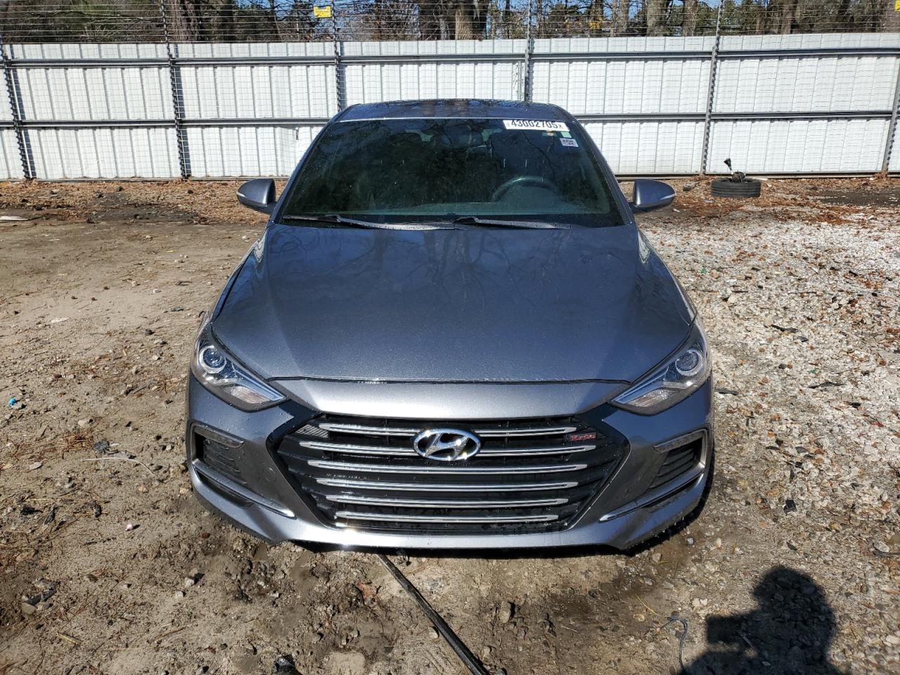 2017 Hyundai Elantra - Image 5