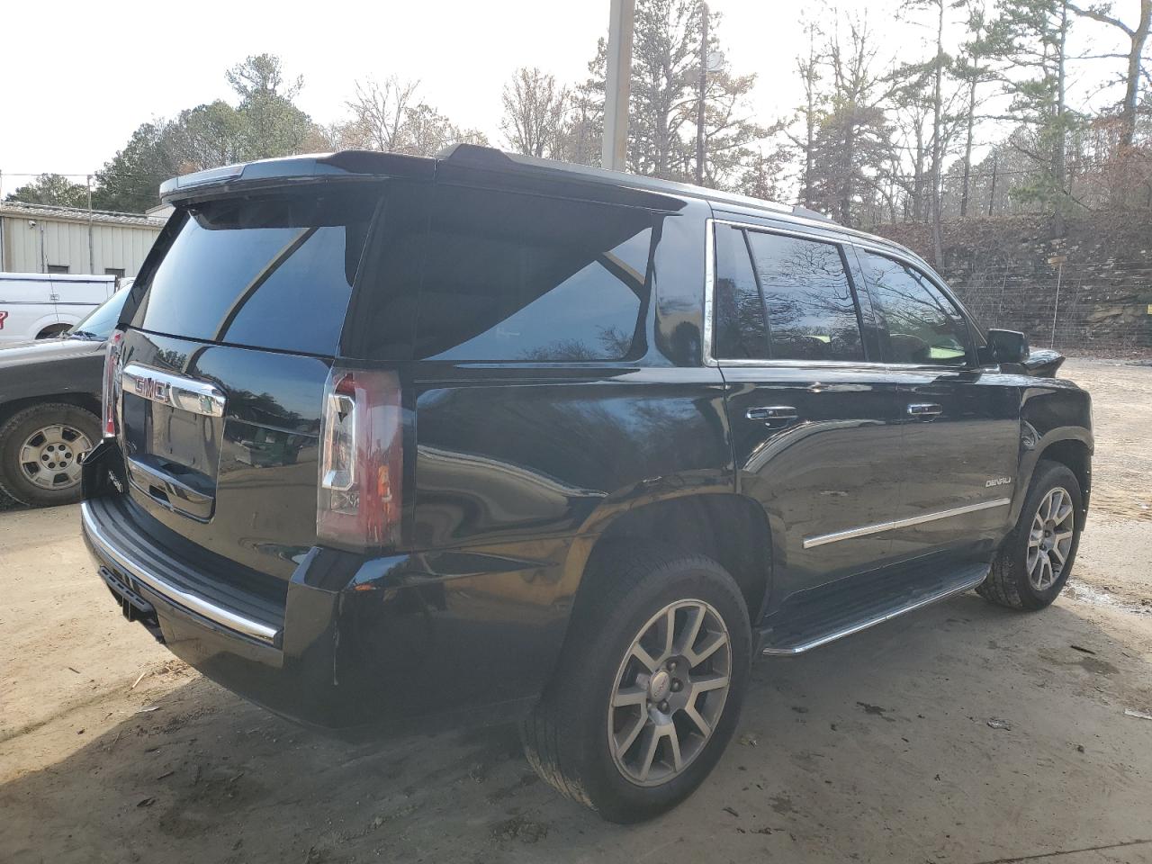 2017 GMC Yukon - Image 3