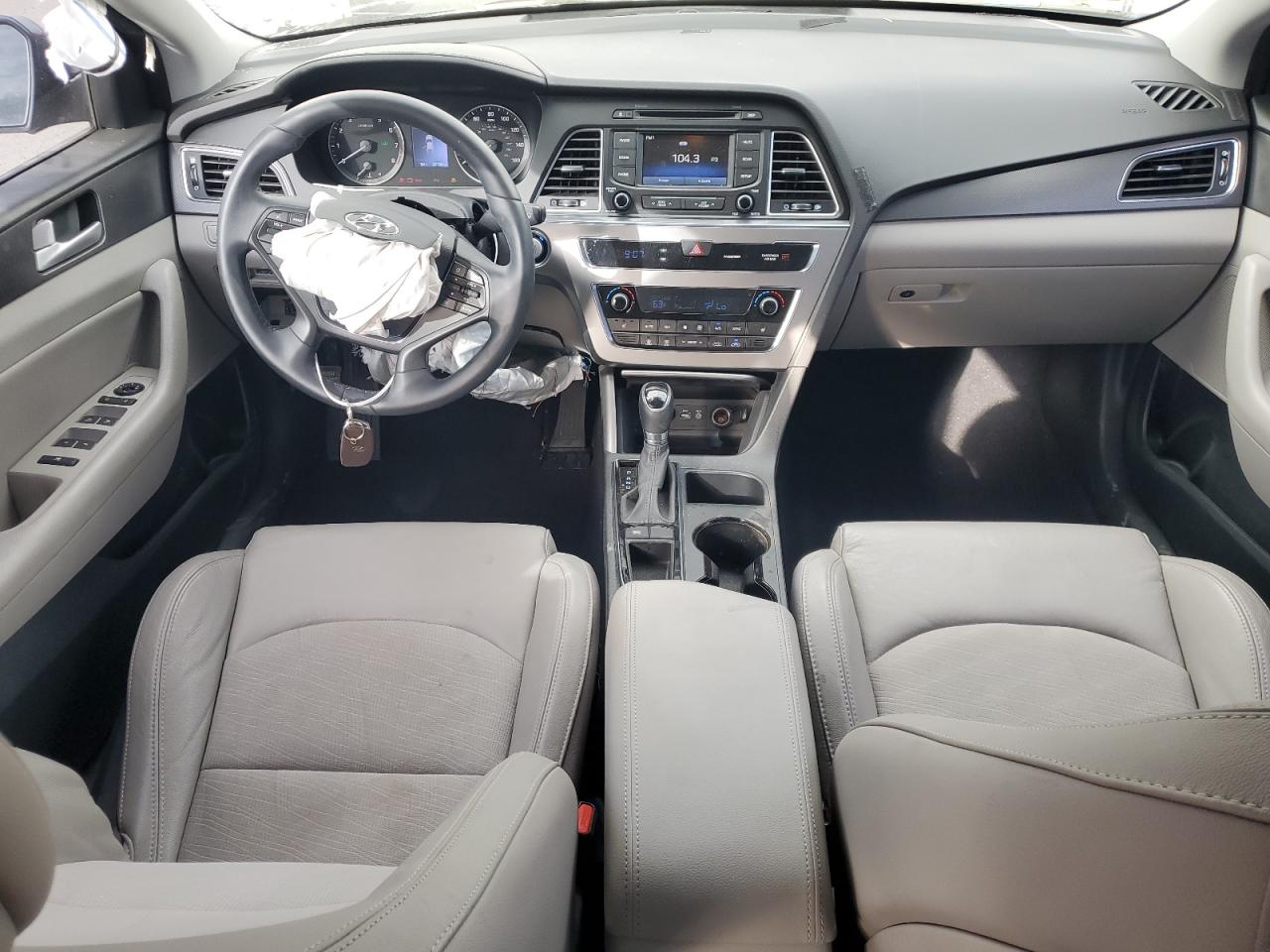 2015 Hyundai Sonata - Image 8