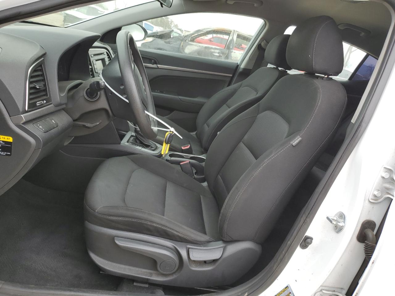 2018 Hyundai Elantra - Image 7