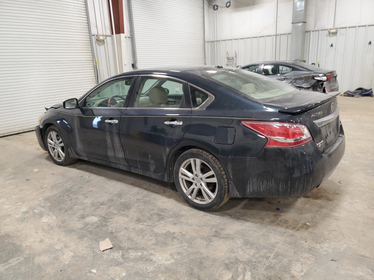 2013 Nissan Altima - Image 2