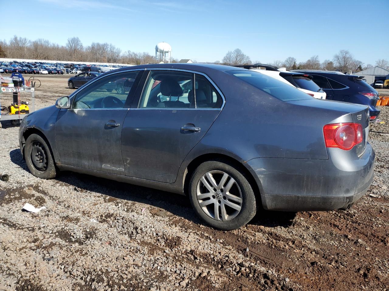 2006 Volkswagen Jetta - Image 2