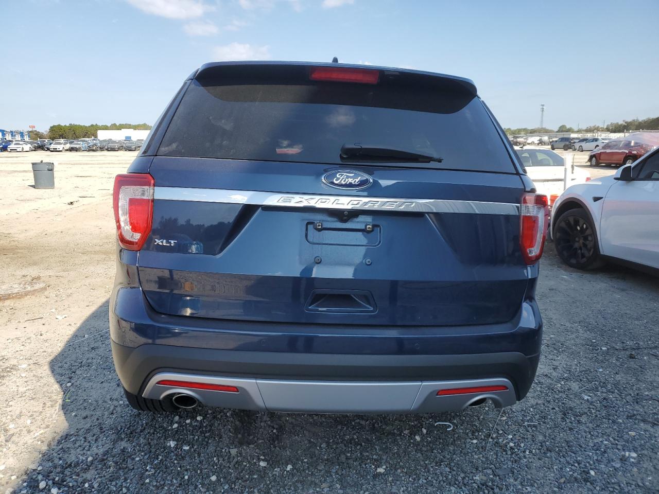 2017 Ford Explorer - Image 6