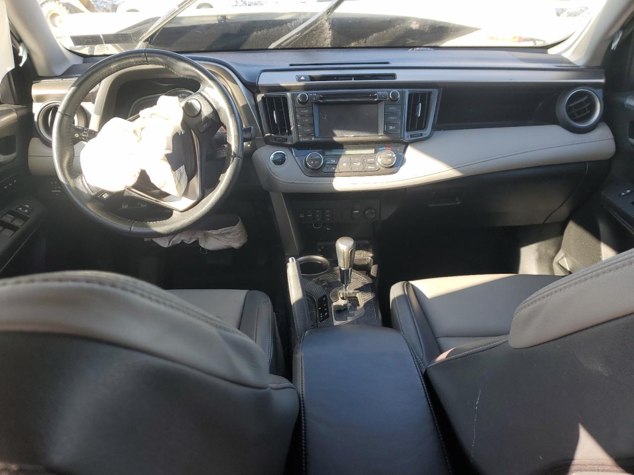 2015 Toyota RAV 4 - Image 8
