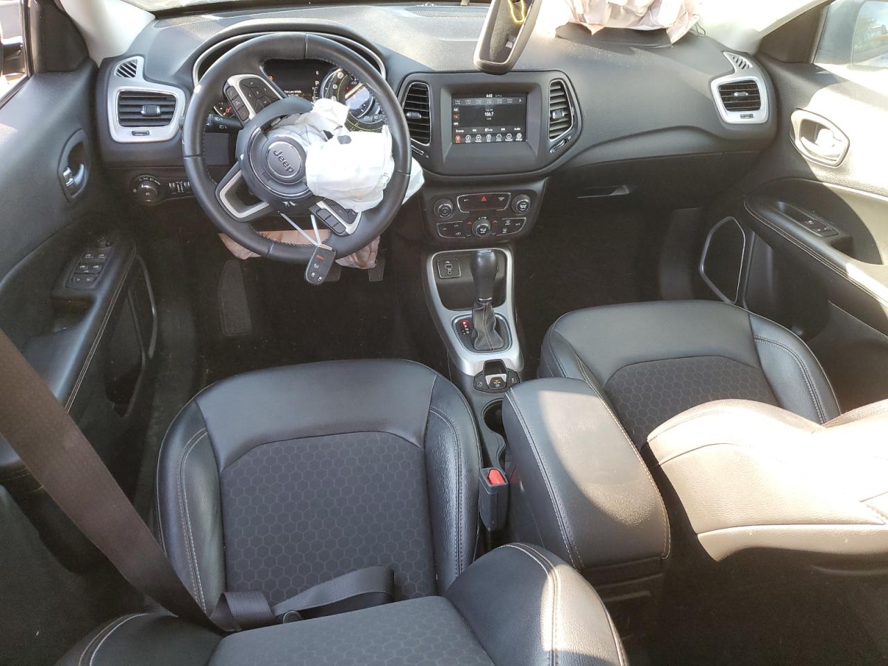 2019 Jeep Compass - Image 8