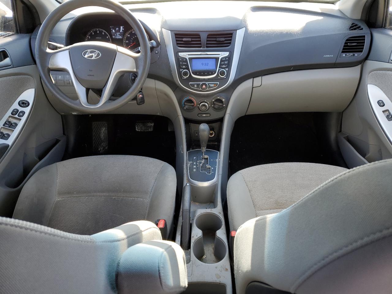 2013 Hyundai Accent - Image 8