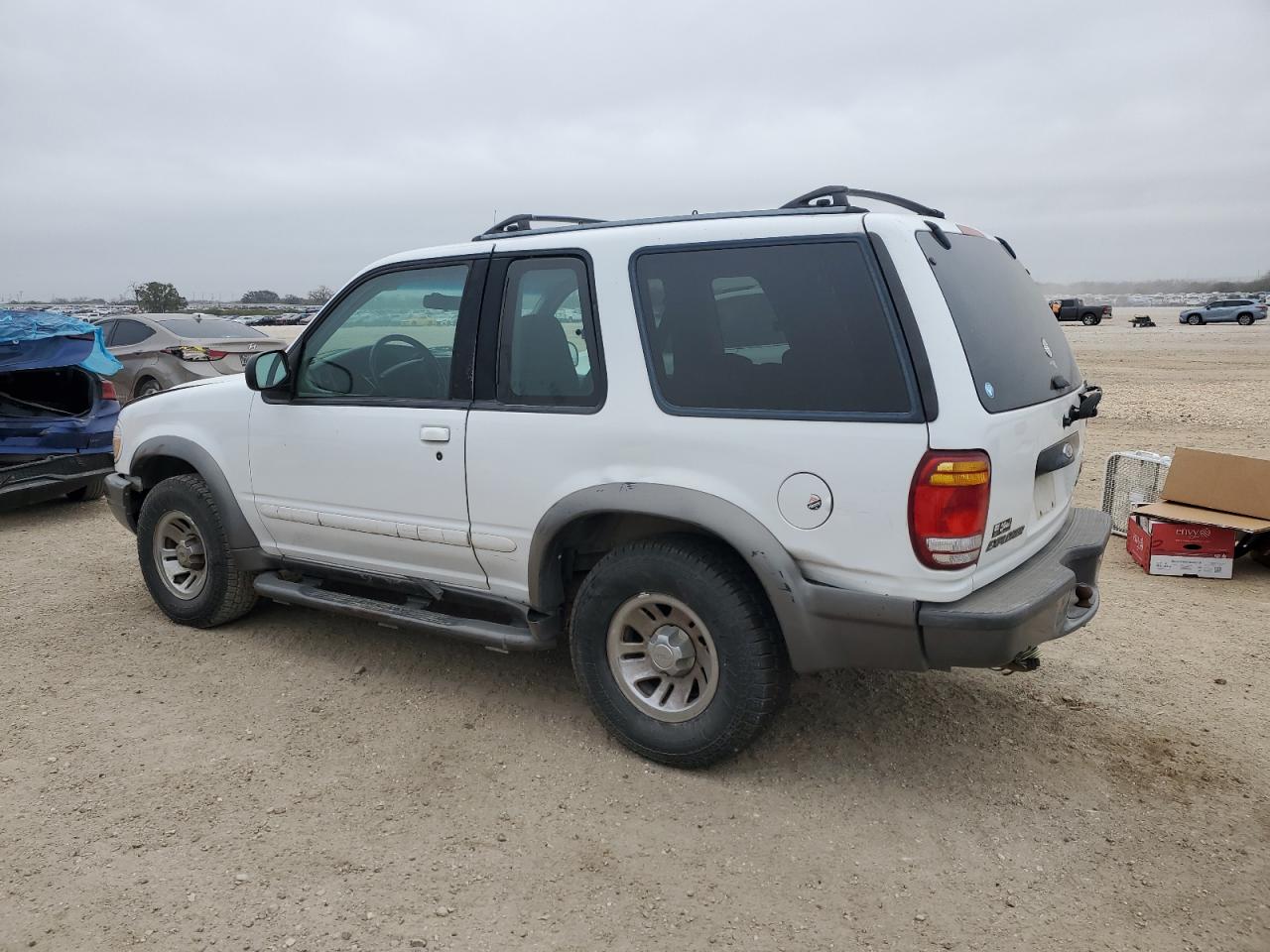 1999 Ford Explorer - Image 2