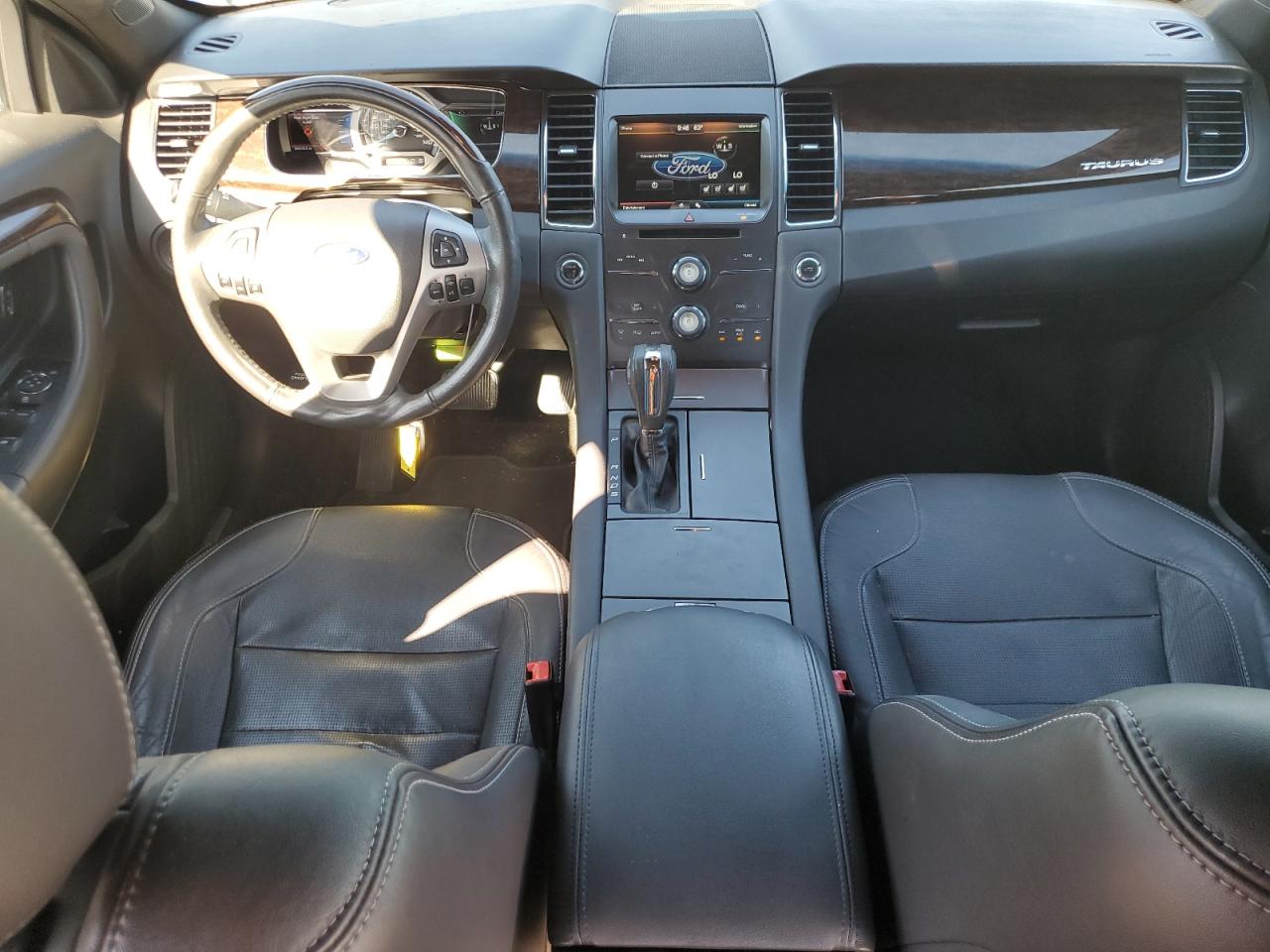 2015 Ford Taurus - Image 8