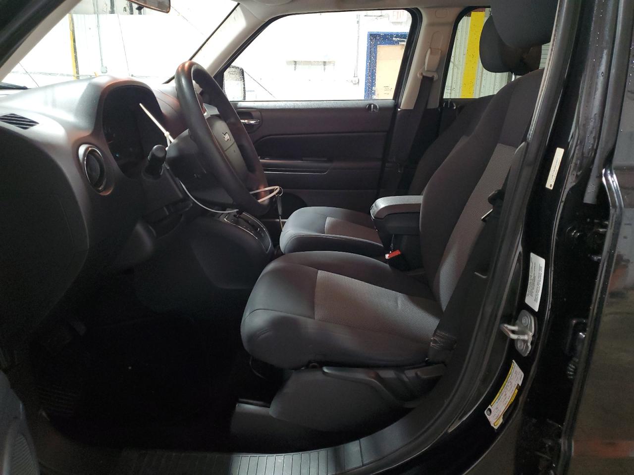 2010 Jeep Liberty (Patriot) - Image 7