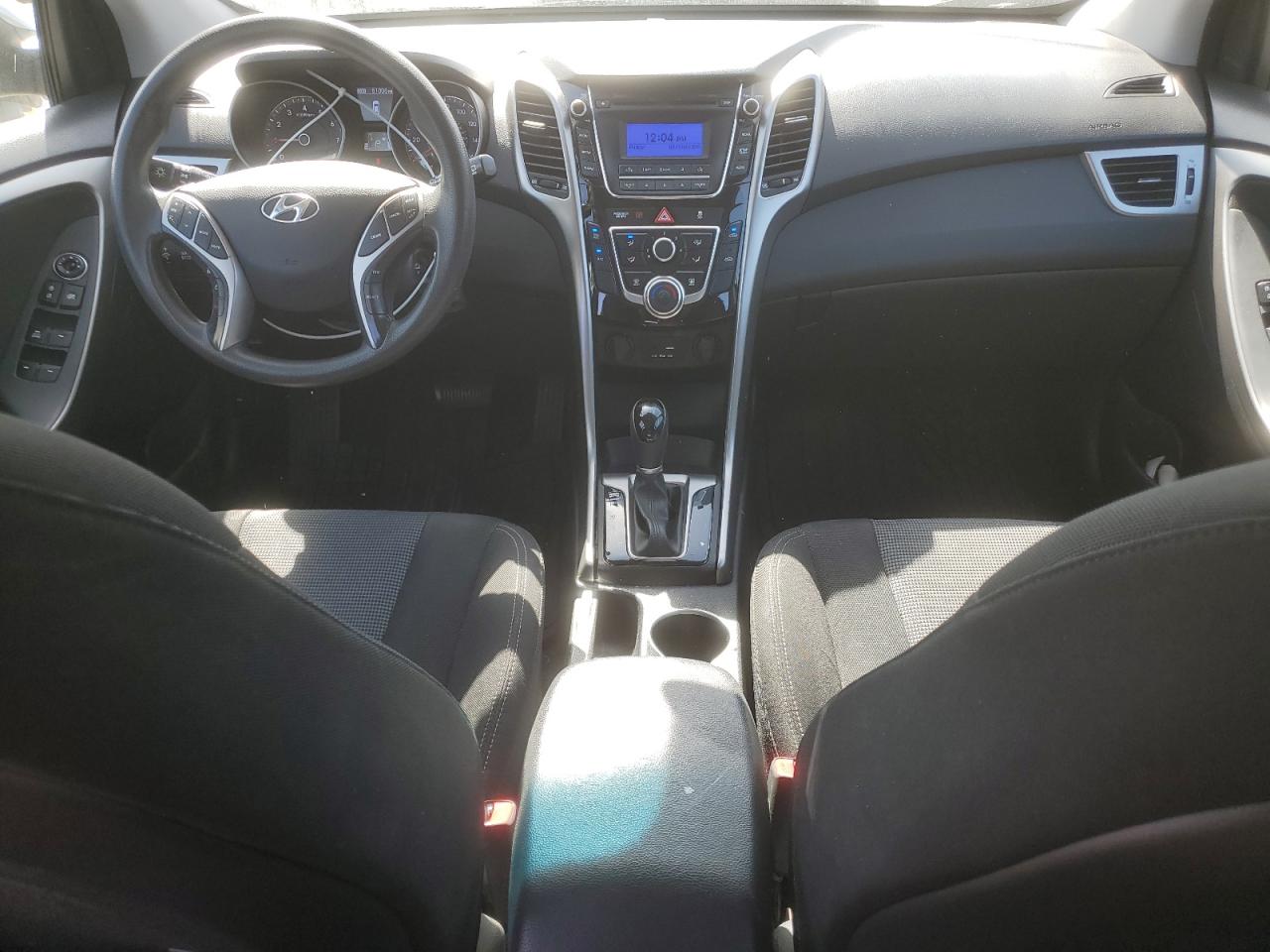 2017 Hyundai Elantra - Image 8