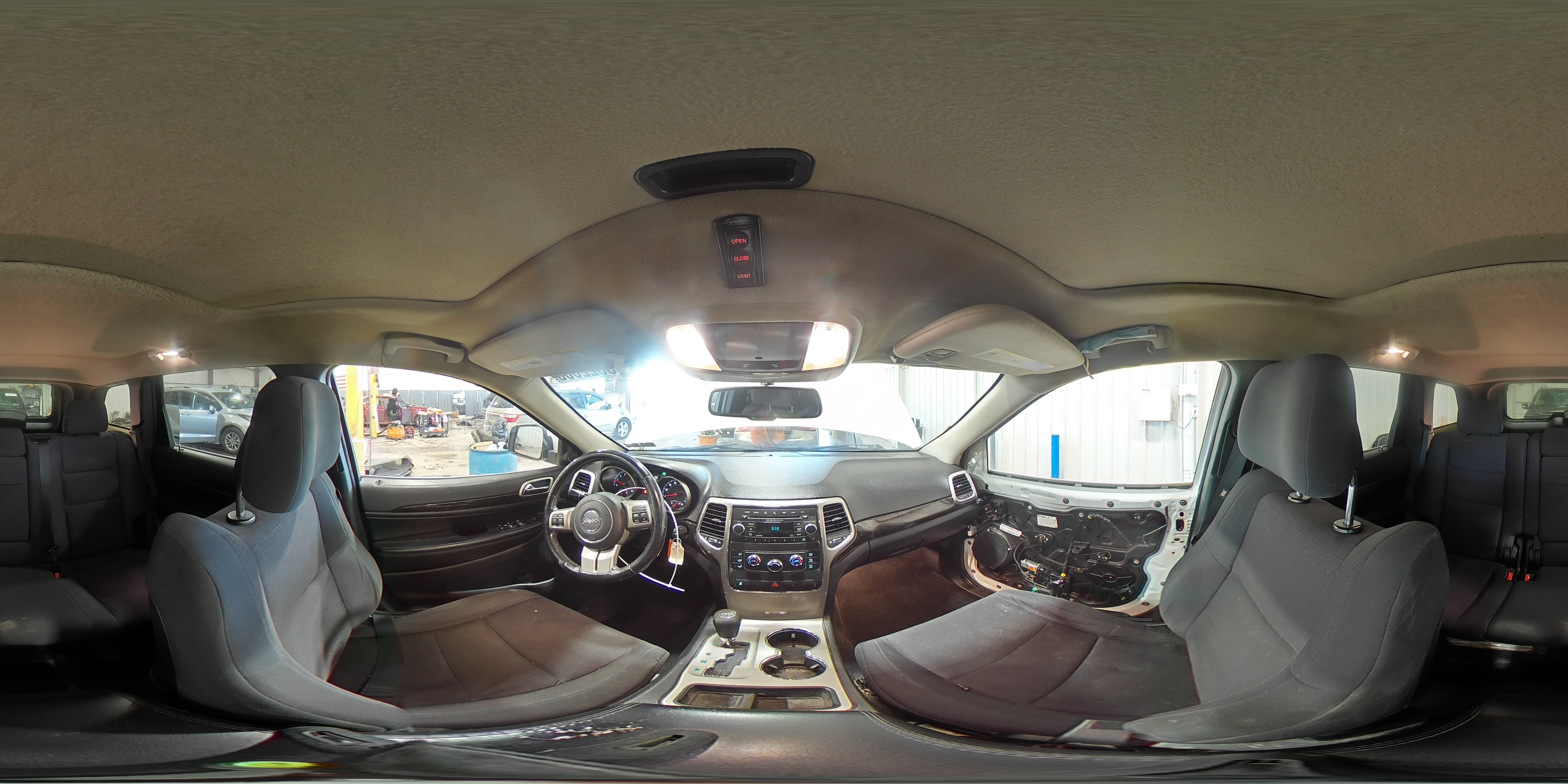 2012 Jeep Grand Cherokee - Image 16