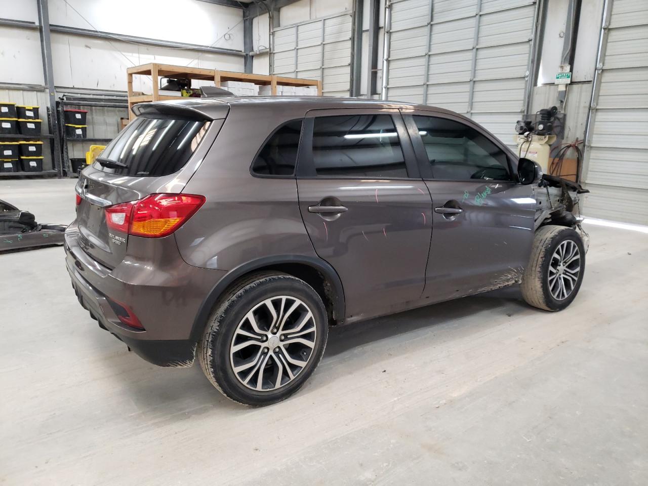 2019 Mitsubishi Outlander - Image 3