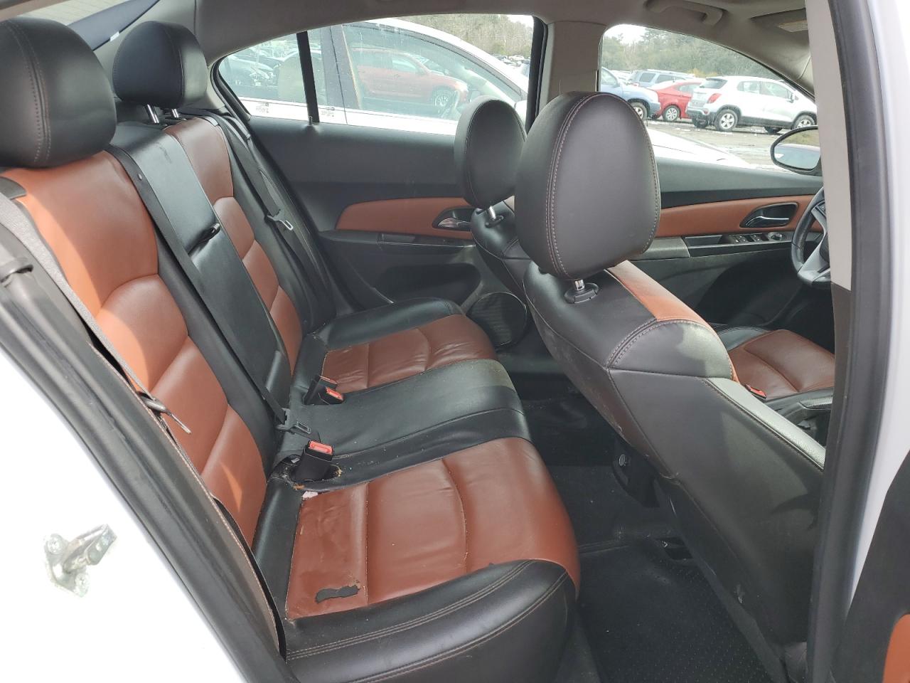 2014 Chevrolet Cruze - Image 10