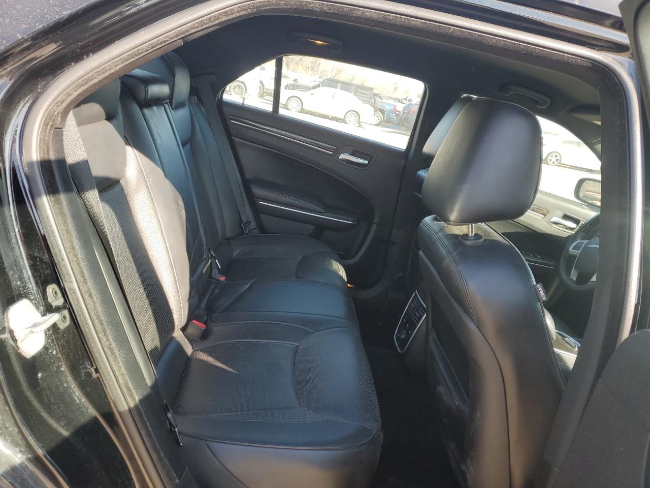 2014 Chrysler 300C VIN: 2C3CCAET2EH136148 Lot: 46530305
