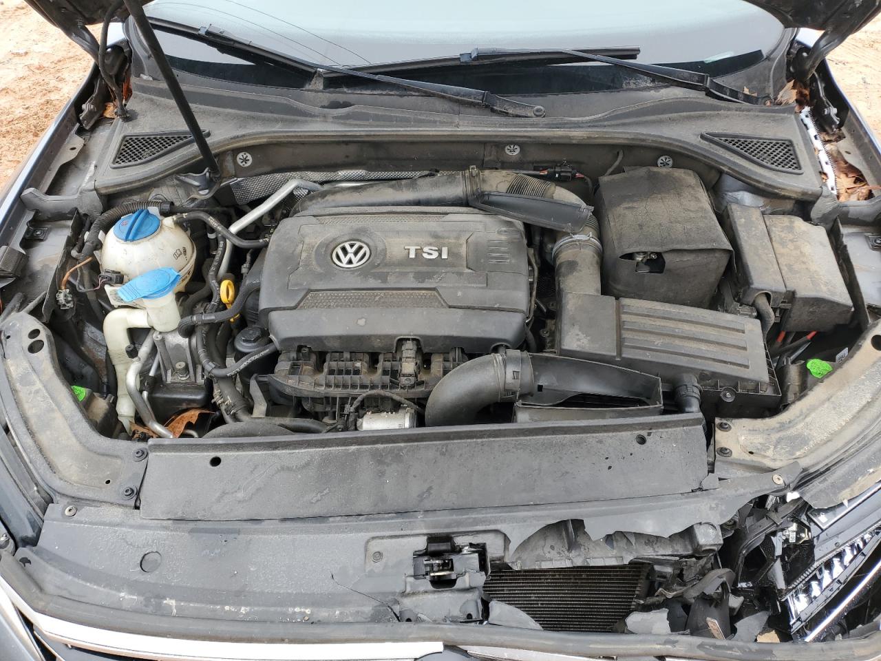 2017 Volkswagen Passat - Image 12