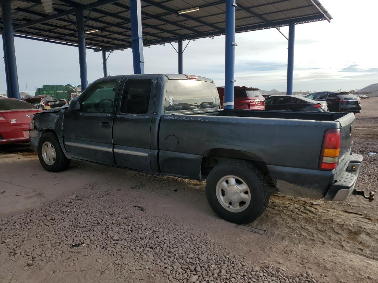 2003 GMC Sierra - Image 2