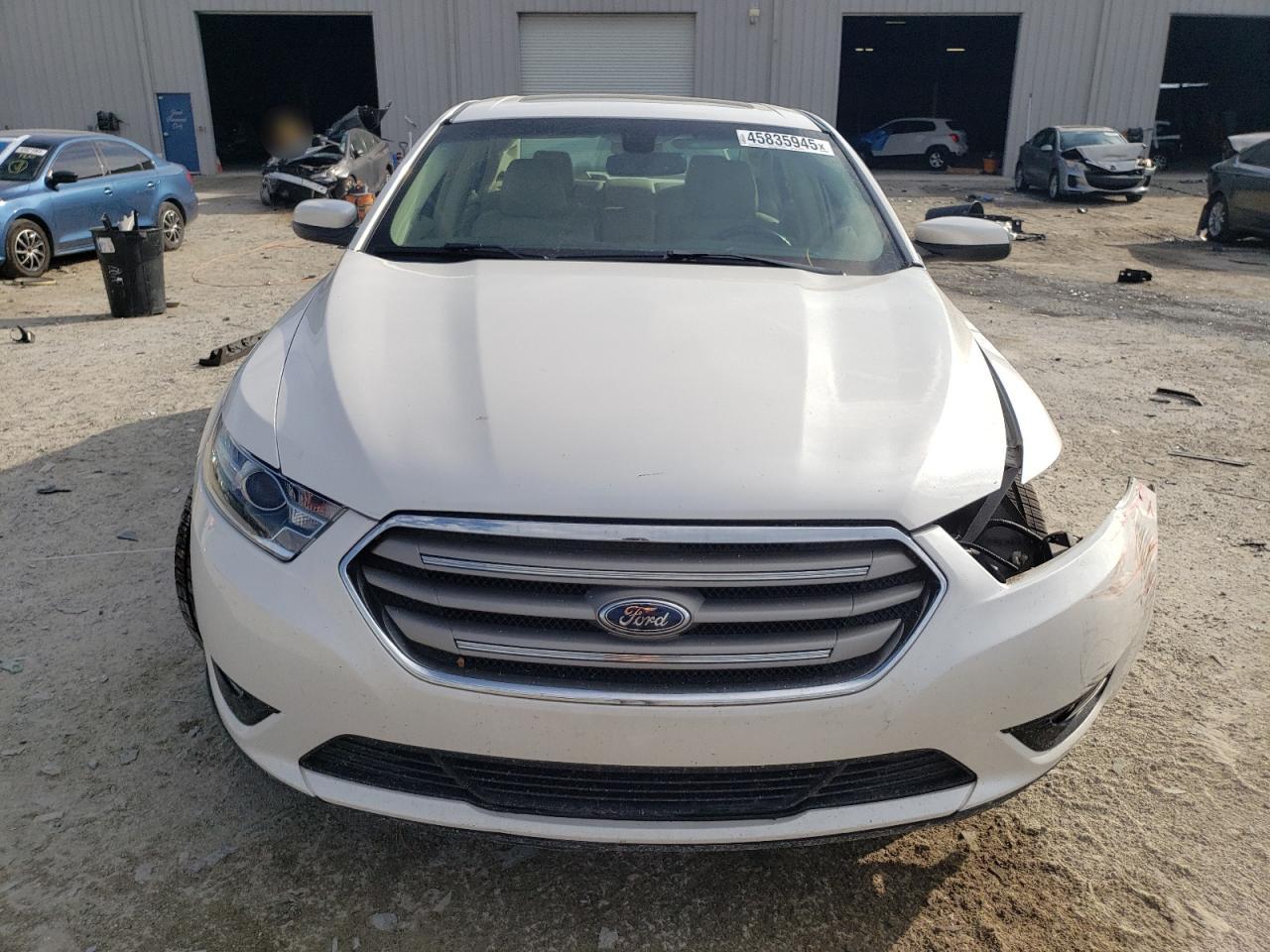 2016 Ford Taurus - Image 5