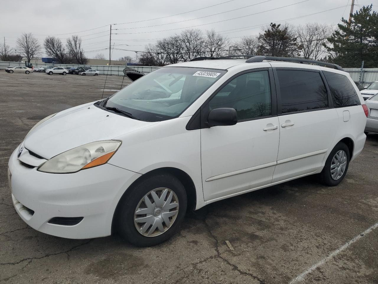 2007 Toyota Sienna - Image 1