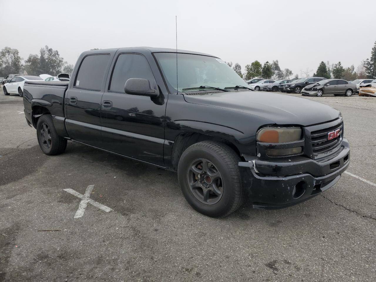 2005 GMC Sierra - Image 4