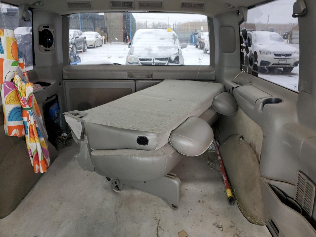 2000 Chevrolet Astro - Image 10