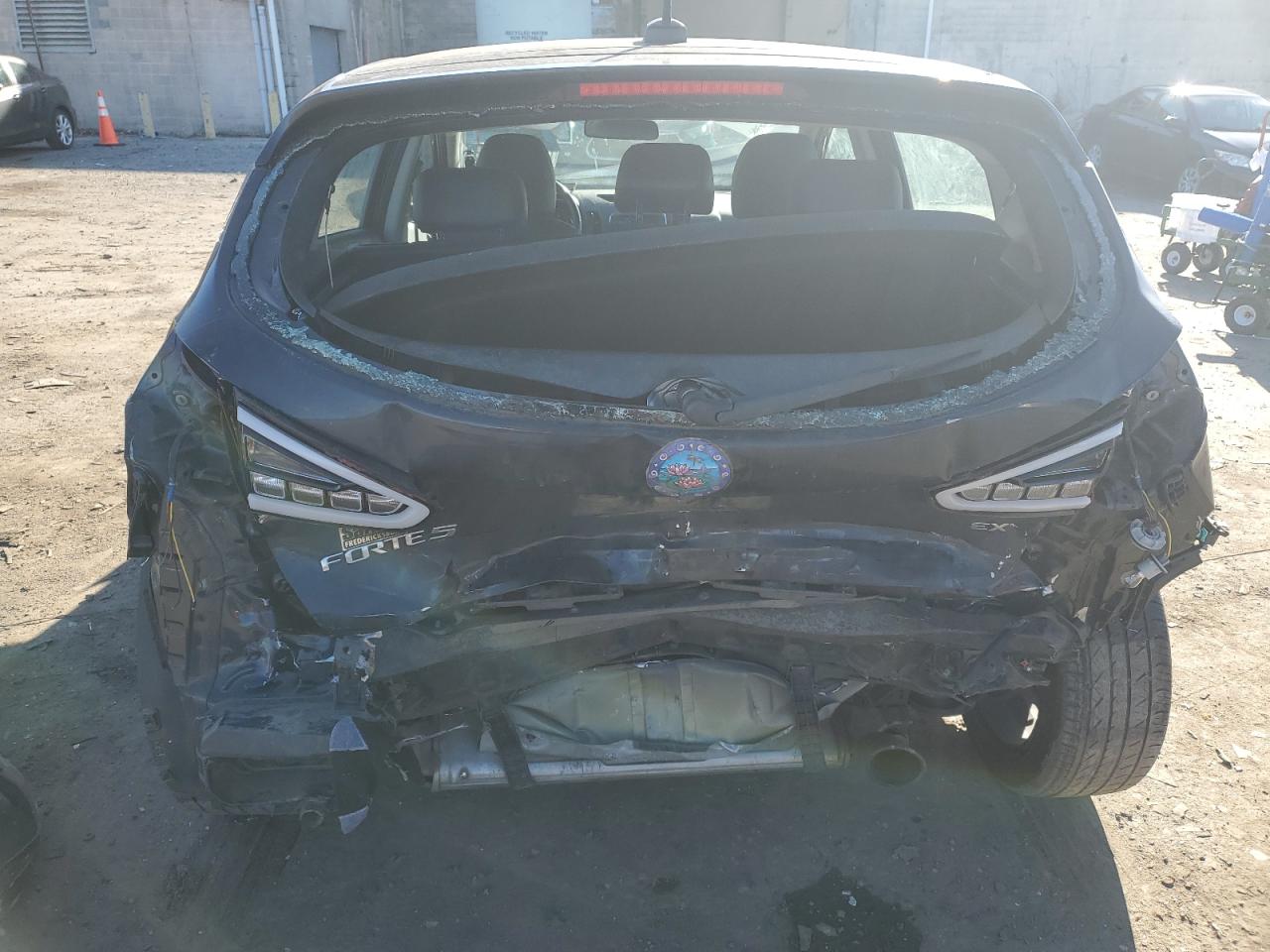 2017 Kia Forte - Image 6