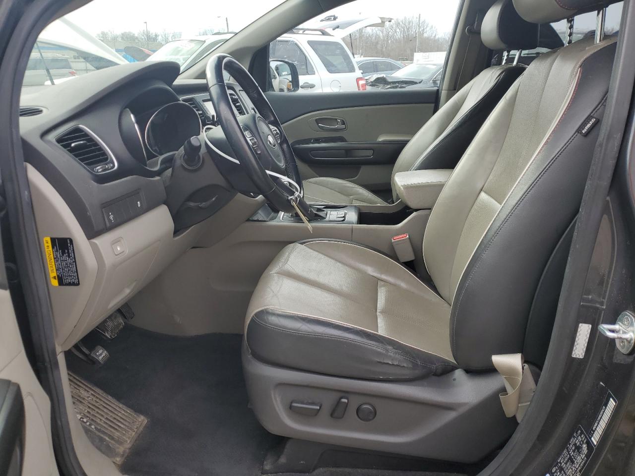 2017 Kia Sedona - Image 7