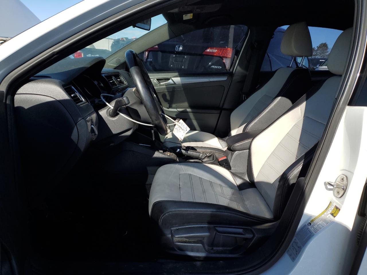 2016 Volkswagen Jetta - Image 7