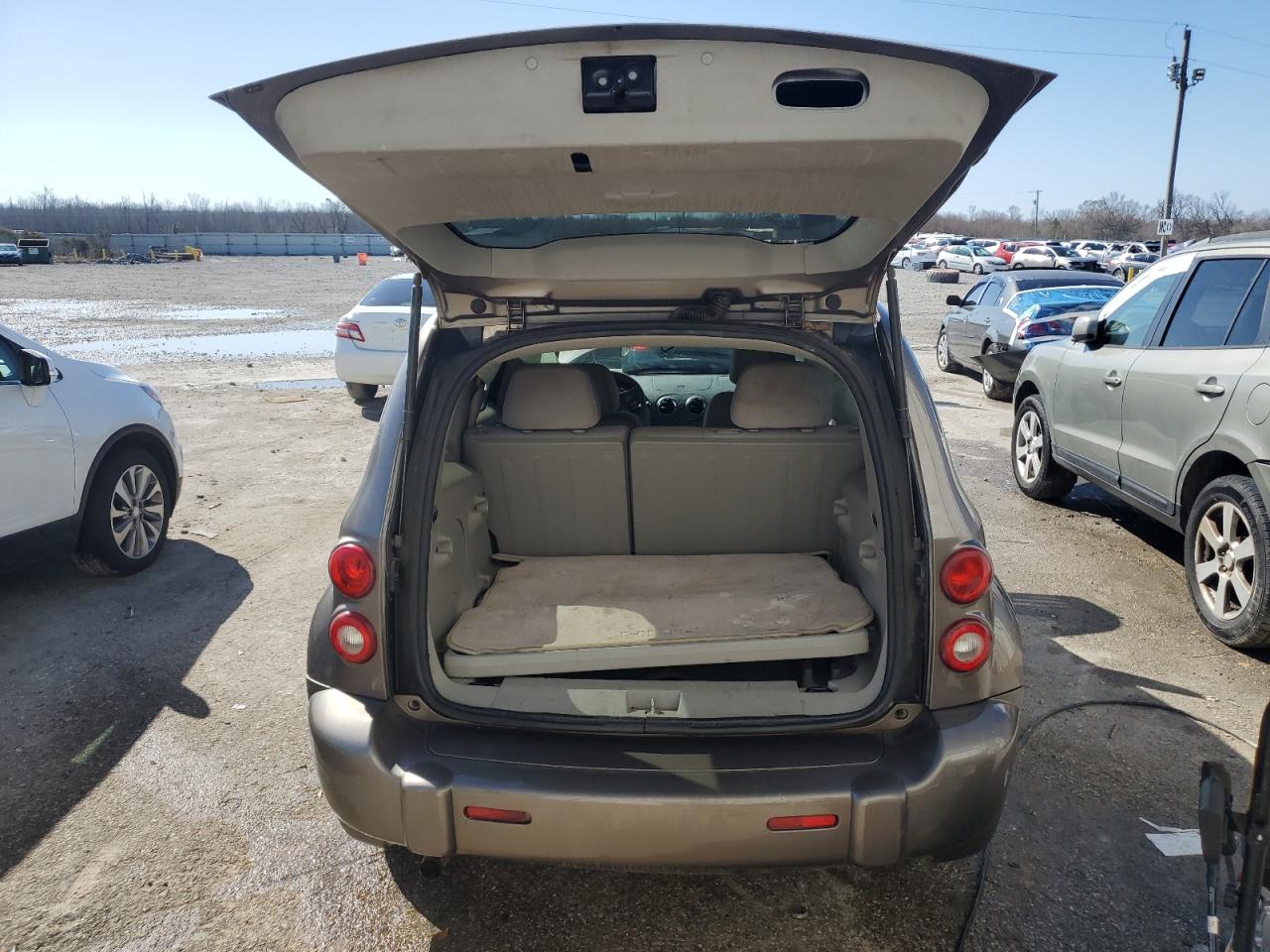 2011 Chevrolet HHR - Image 6